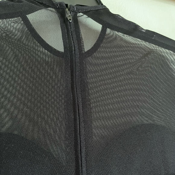 90'S  Classic elegant evening black top sheer with satin look detail blouse - Picture 6 of 10